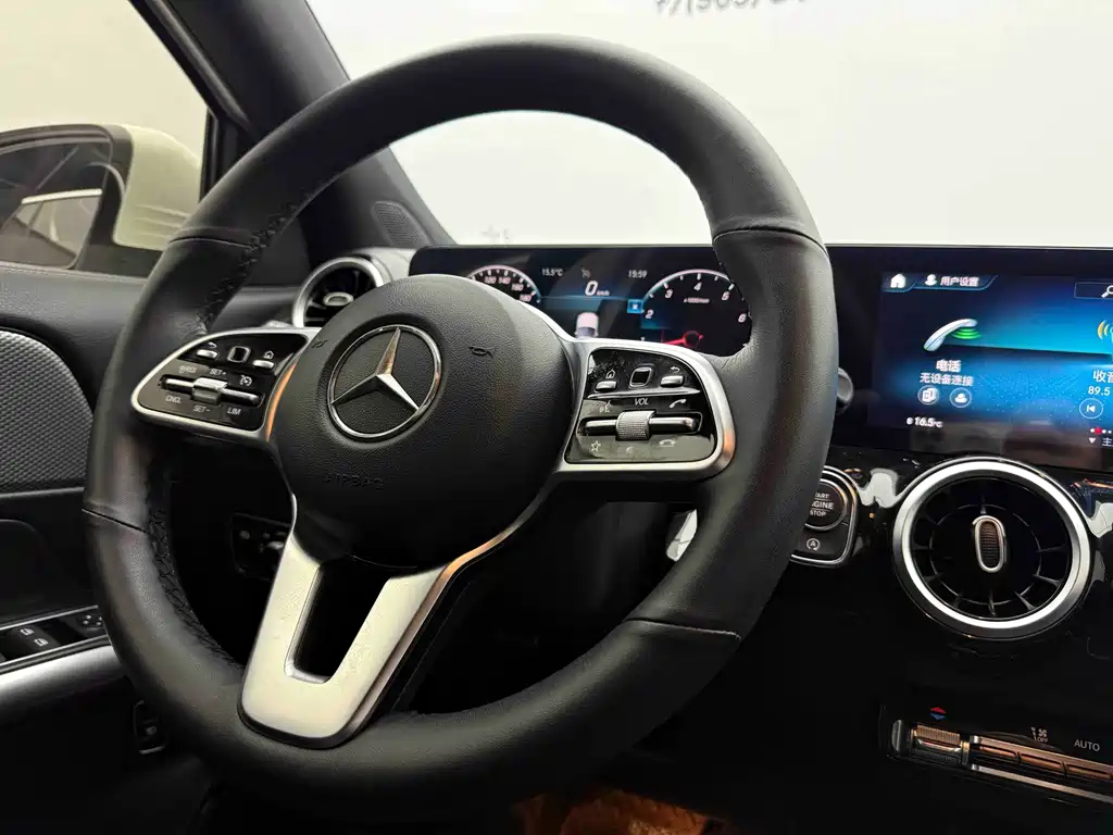 Mercedes-Benz GLA — миниатюра 14