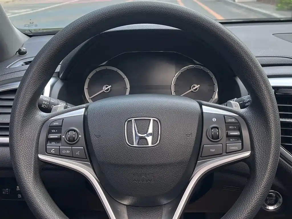 HONDA UR V