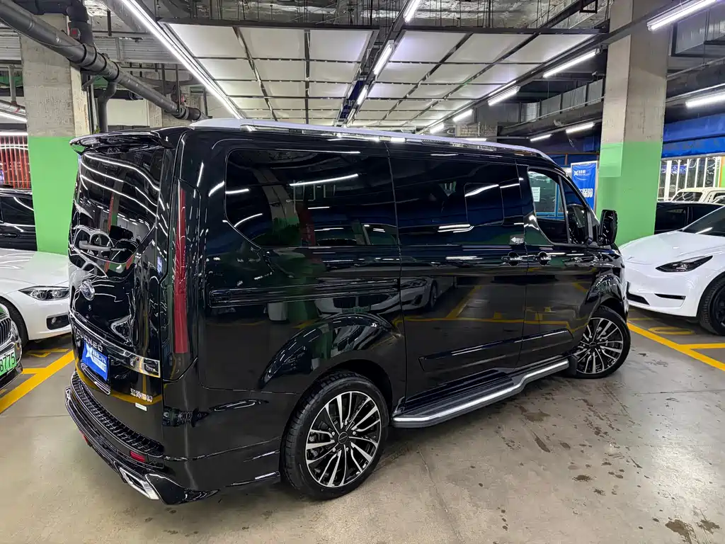 Ford Tourneo — миниатюра 4