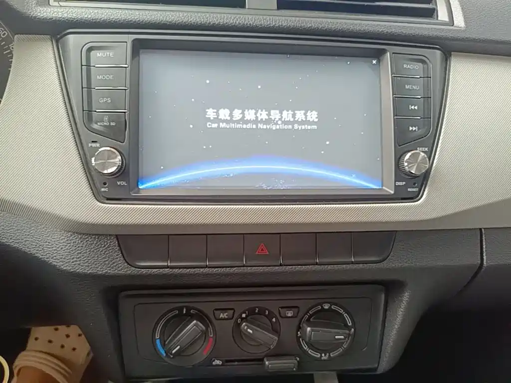 Skoda Fabia — миниатюра 13