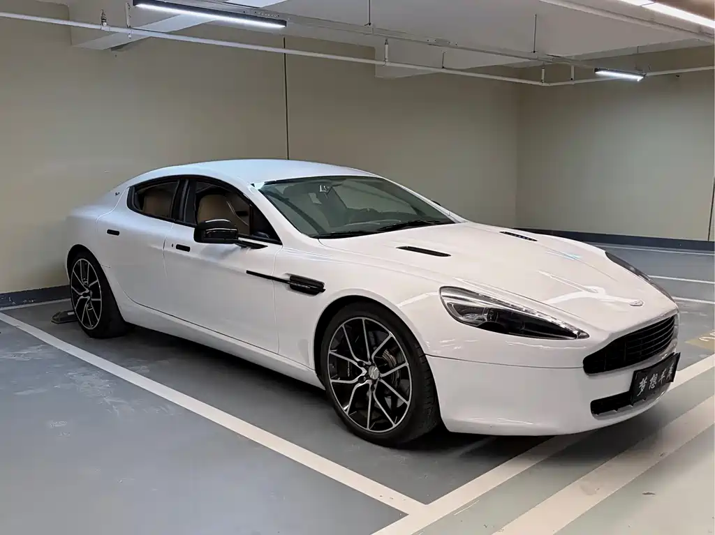 Aston Martin Rapide 2011