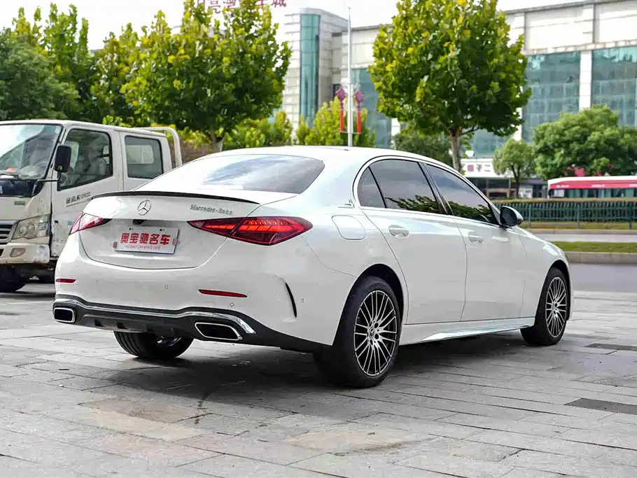 Mercedes-Benz C-Class — миниатюра 16
