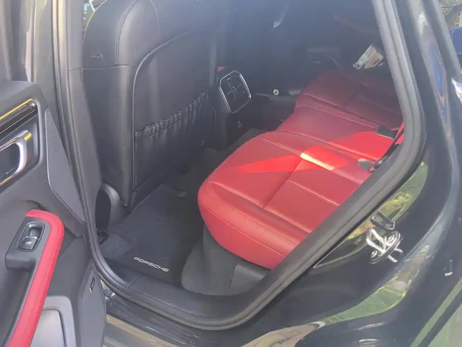 Porsche Macan — миниатюра 10