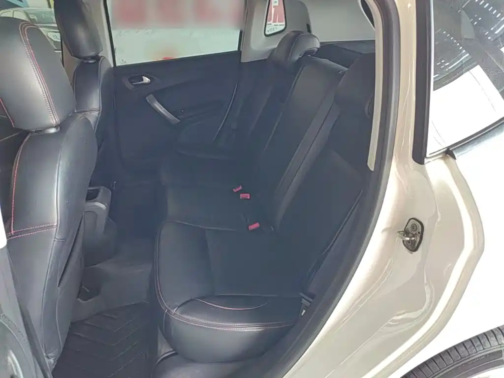Peugeot 2008 — миниатюра 17