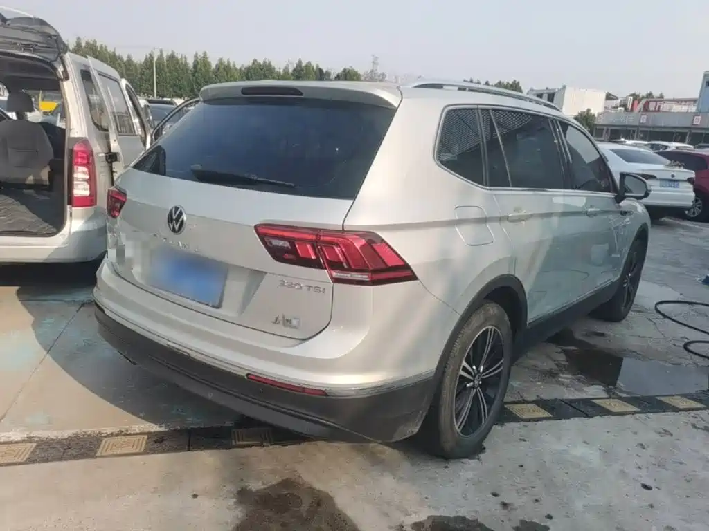 Volkswagen Tiguan L — миниатюра 7
