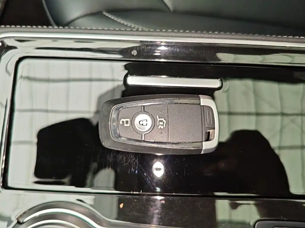 Ford Edge — миниатюра 9