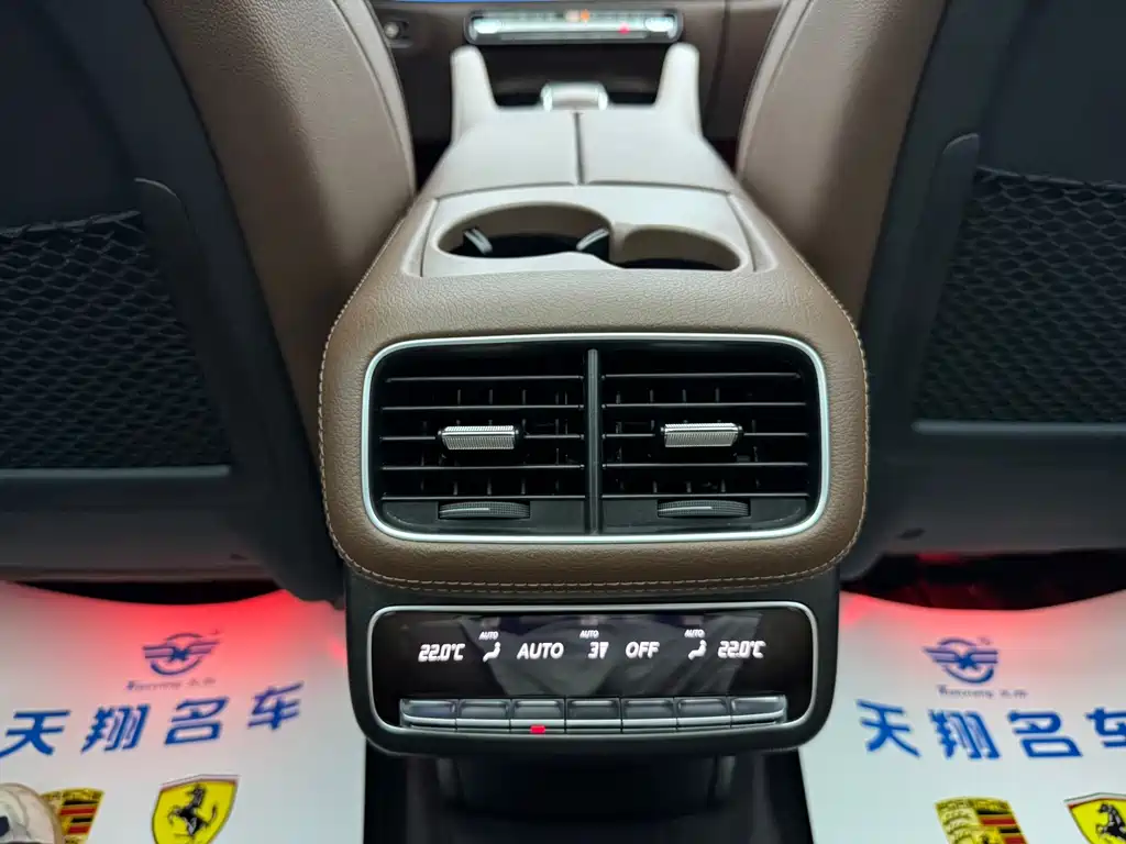 Mercedes-Benz GLE (Import) — миниатюра 13