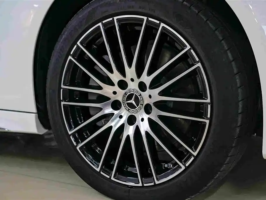 Mercedes-Benz C-Class — миниатюра 14