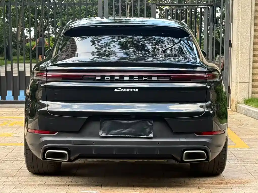 Porsche Cayenne — миниатюра 7