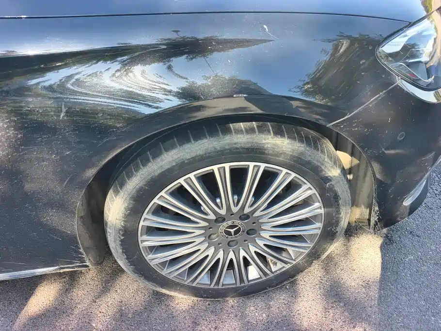 Mercedes-Benz E-Class — миниатюра 6