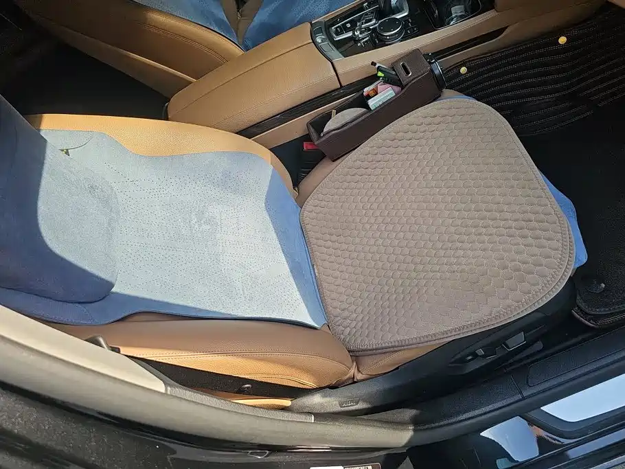 BMW 7 Series — миниатюра 8