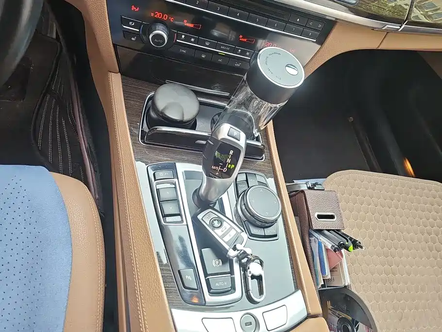 BMW 7 Series — миниатюра 16