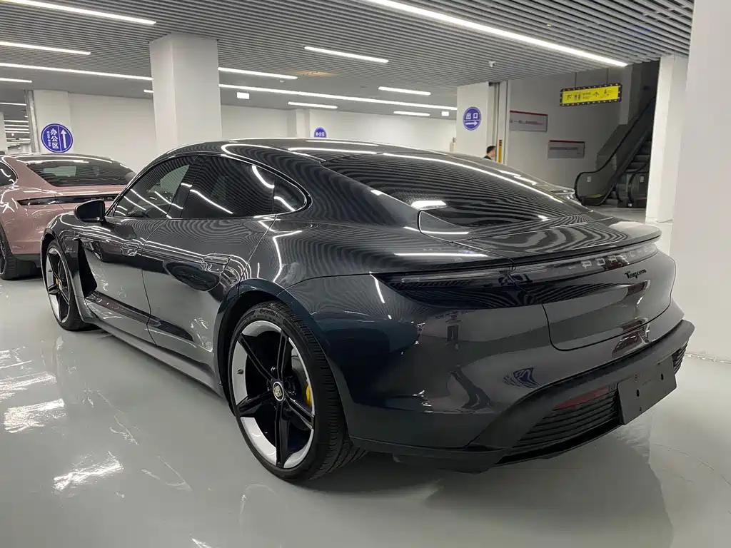 Porsche Taycan — миниатюра 12
