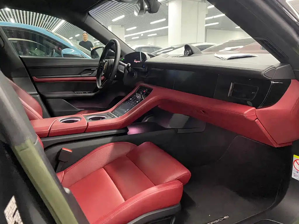 Porsche Taycan — миниатюра 8