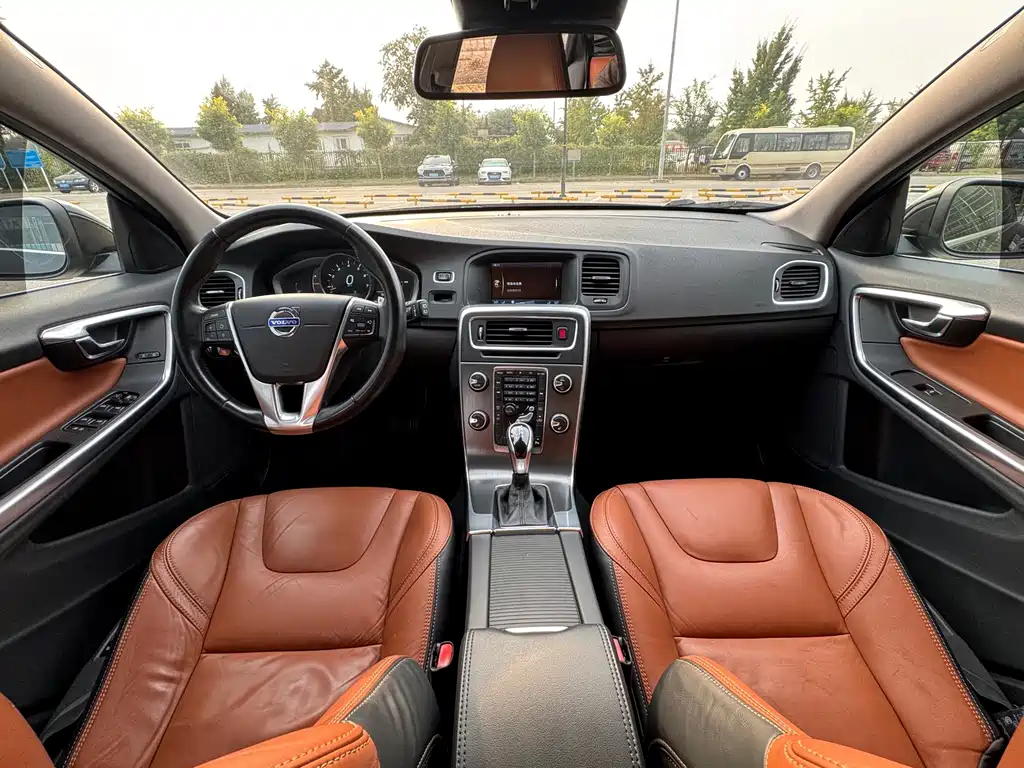 Volvo V60 — миниатюра 10