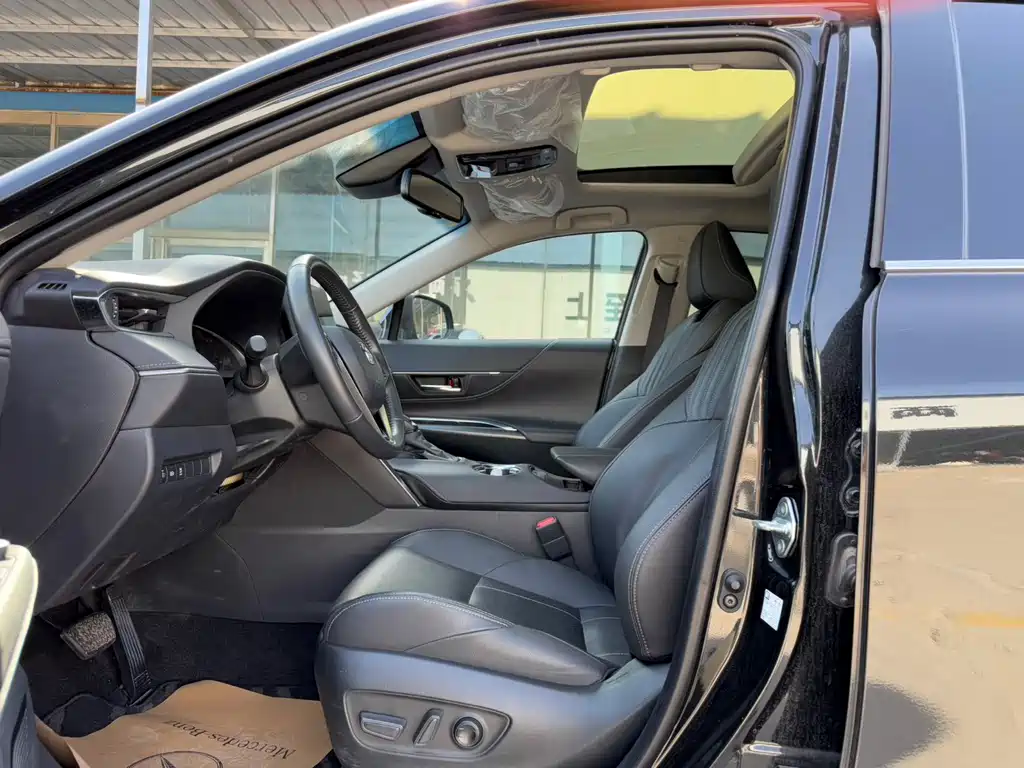 Toyota Harrier — миниатюра 6