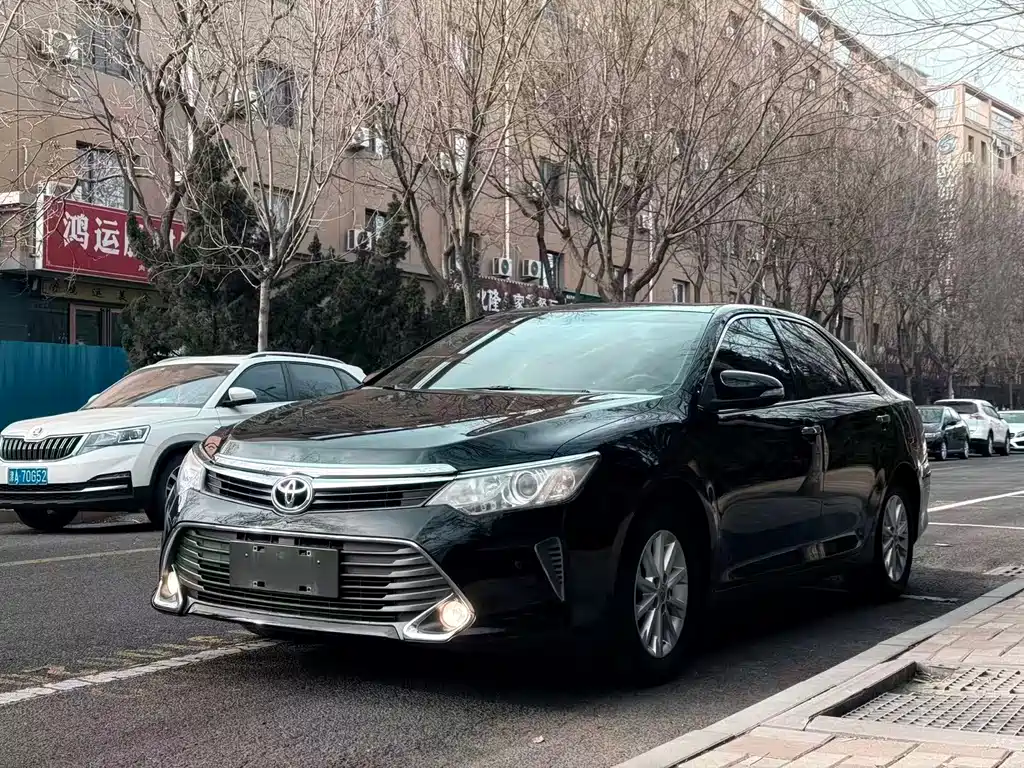 TOYOTA CAMRY