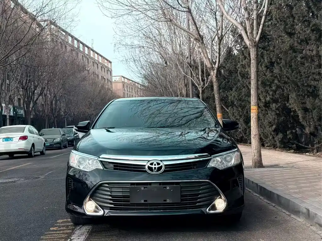 TOYOTA CAMRY