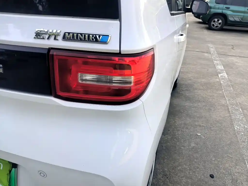 Wuling MINIEV — миниатюра 8