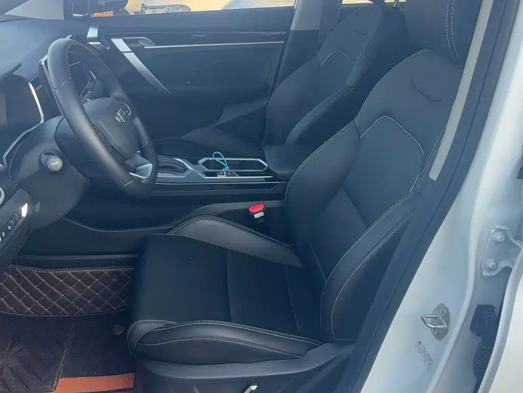 Geely Binyue — миниатюра 9