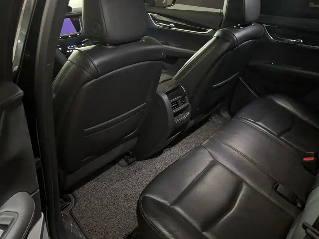 Cadillac XT5 — миниатюра 8