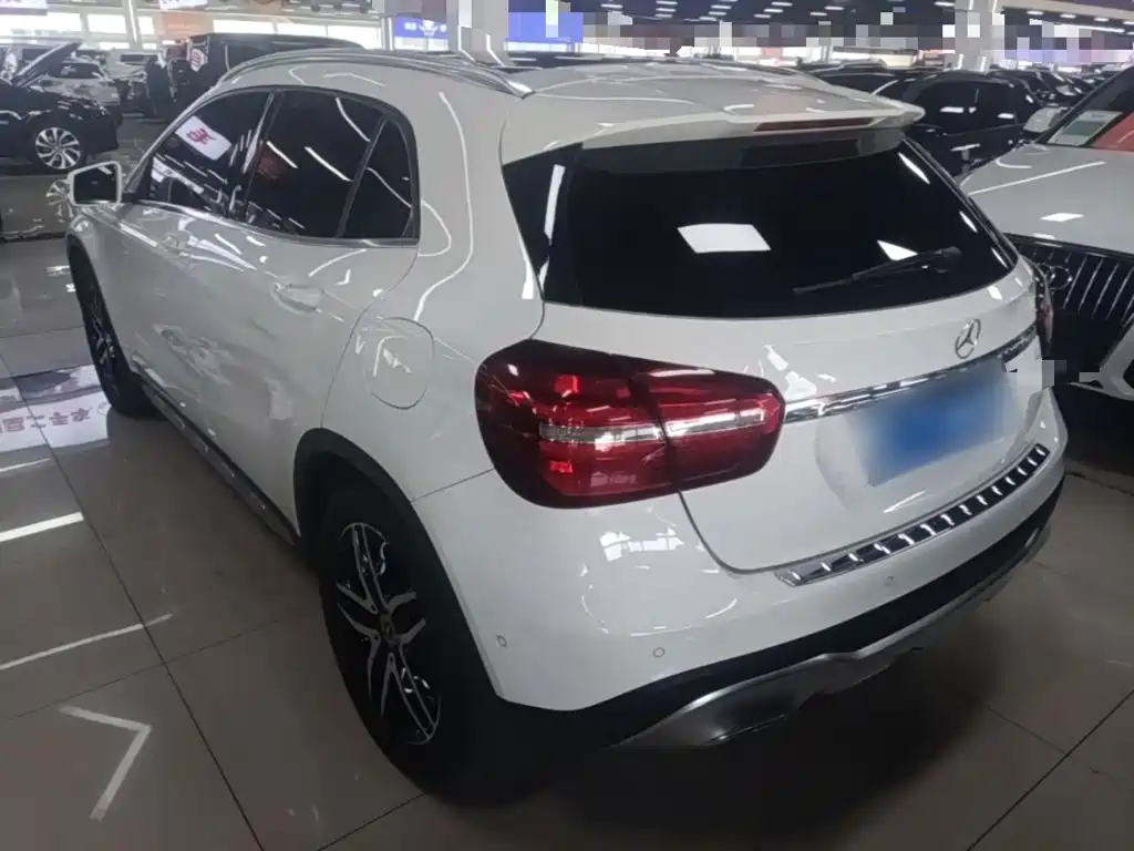 Mercedes-Benz GLA — миниатюра 5