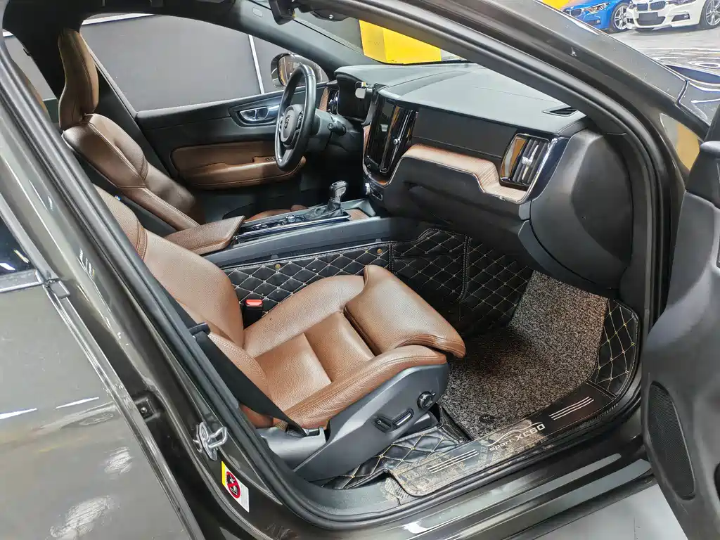 Volvo XC60 — миниатюра 6