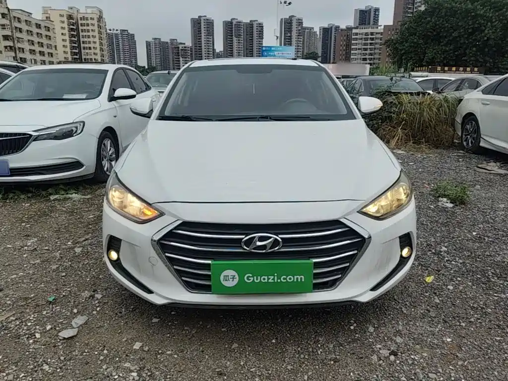 Hyundai Elantra — миниатюра 3