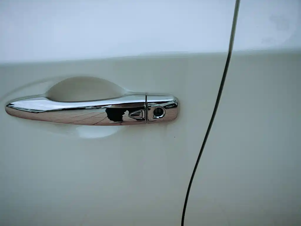Nissan Tiida — миниатюра 13