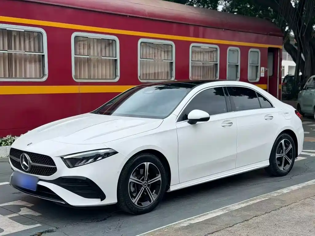 Mercedes-Benz A-Class — миниатюра 2