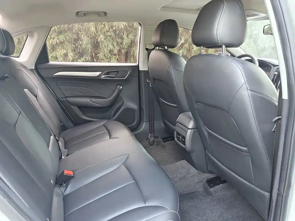 Roewe i6 Classic — миниатюра 12