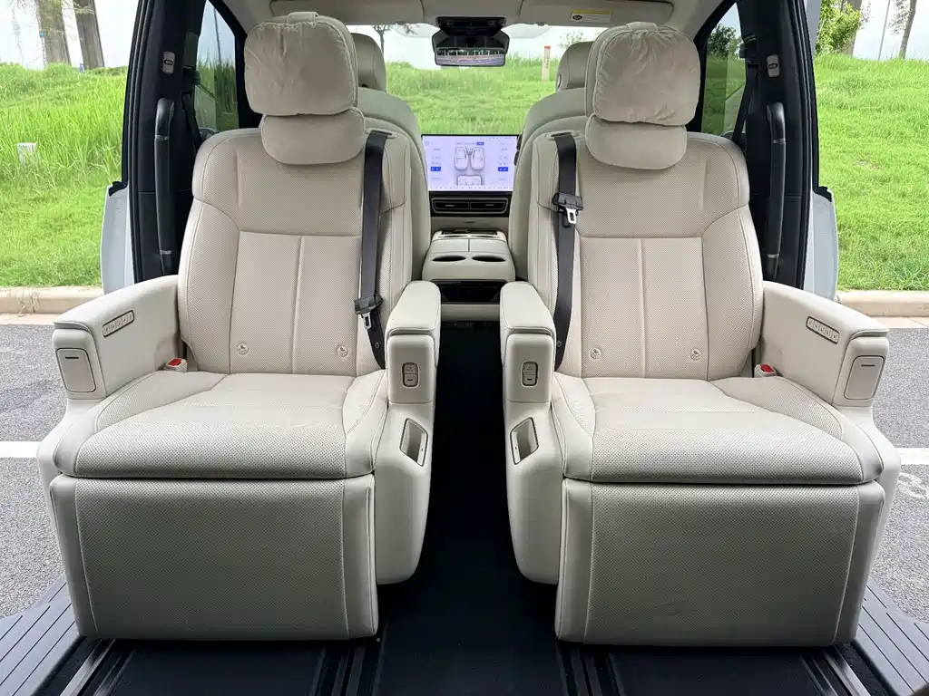 Li Auto Li MEGA — миниатюра 12