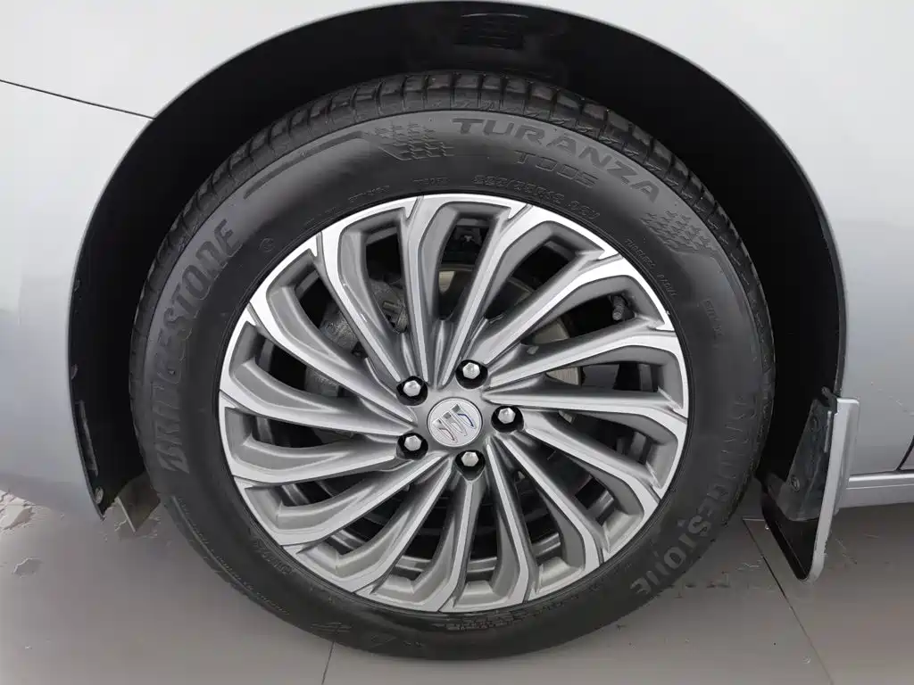 Buick LaCrosse — миниатюра 17