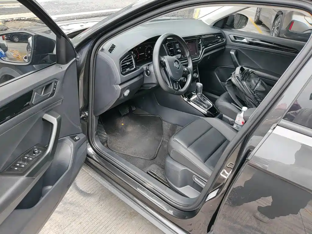 Volkswagen T-Roc — миниатюра 16