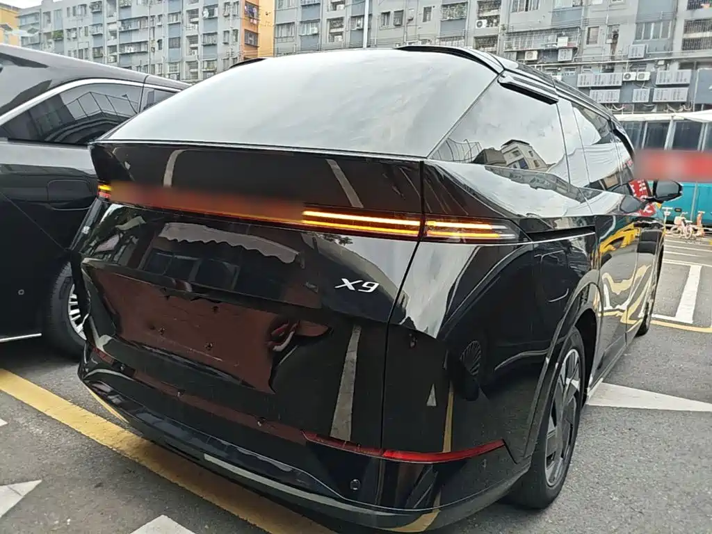 XPeng X9 — миниатюра 5