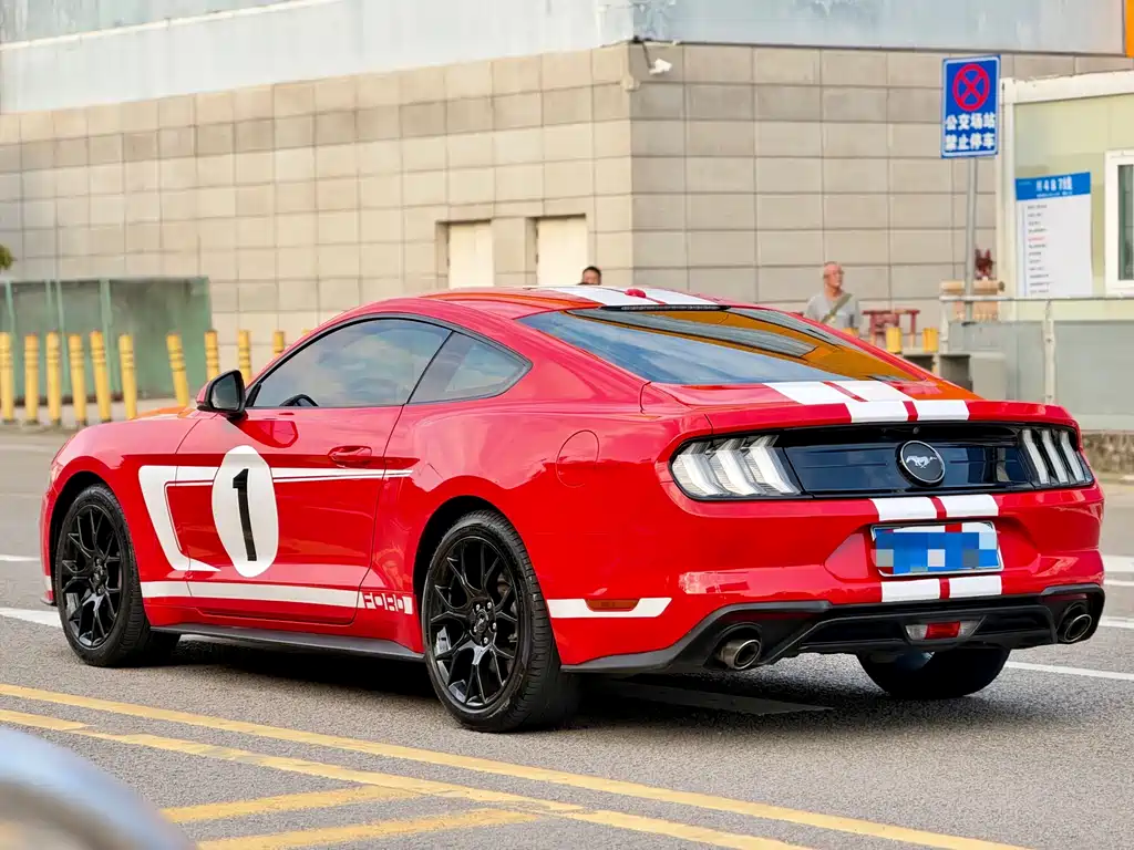 Ford Mustang — миниатюра 9