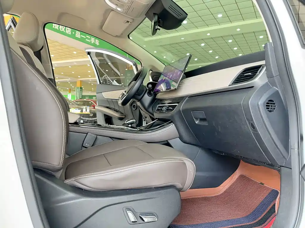 BYD MAX New Energy — миниатюра 18