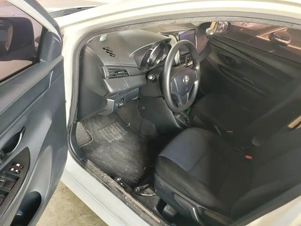 Toyota Yaris L — миниатюра 16