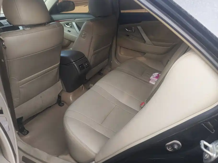 Toyota Camry — миниатюра 11