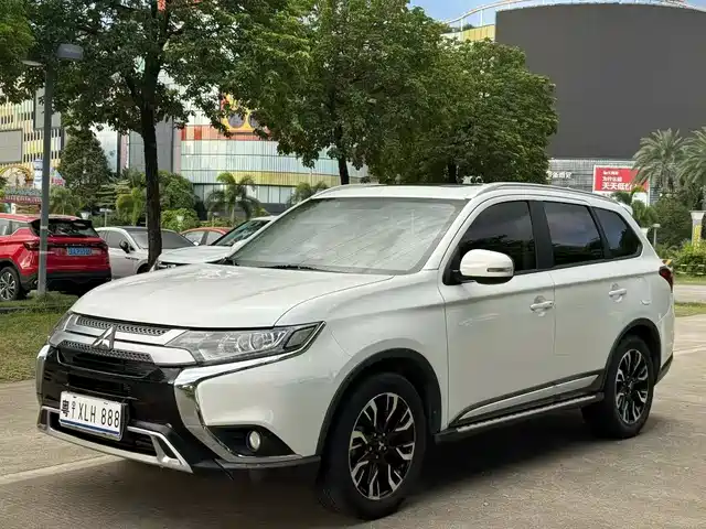 mitsubishi outlander