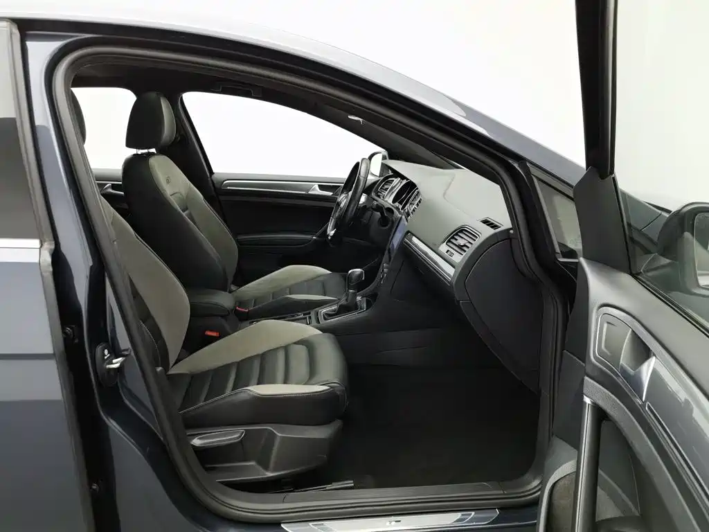 Volkswagen Golf — миниатюра 23