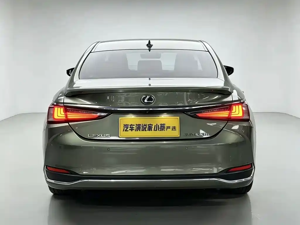 Lexus ES — миниатюра 8