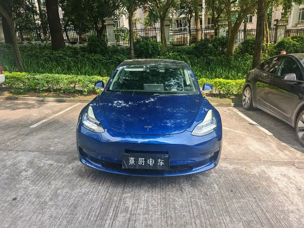 Tesla Model 3 — миниатюра 2