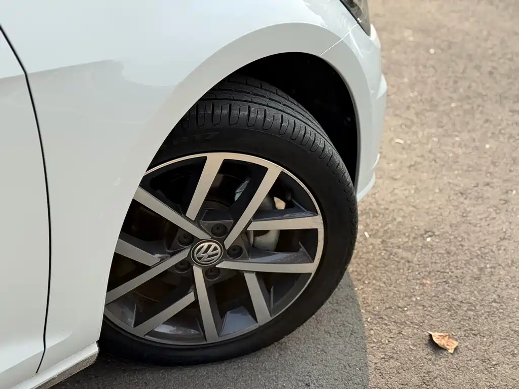 Volkswagen Golf — миниатюра 4