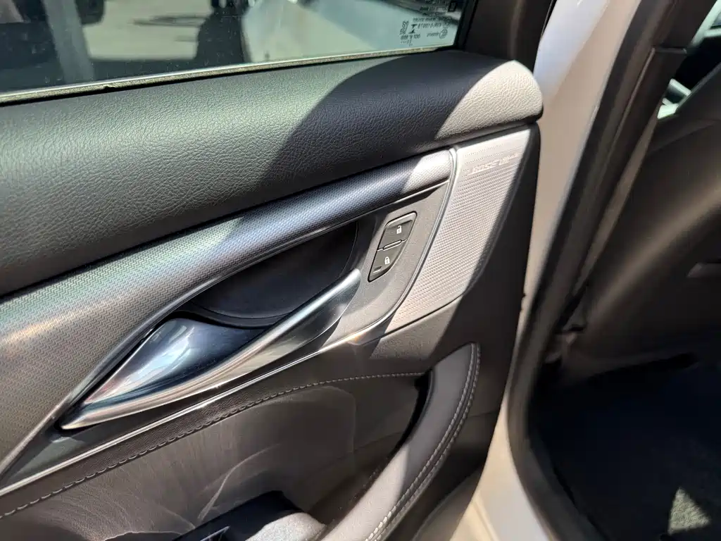 Cadillac CT5 — миниатюра 27