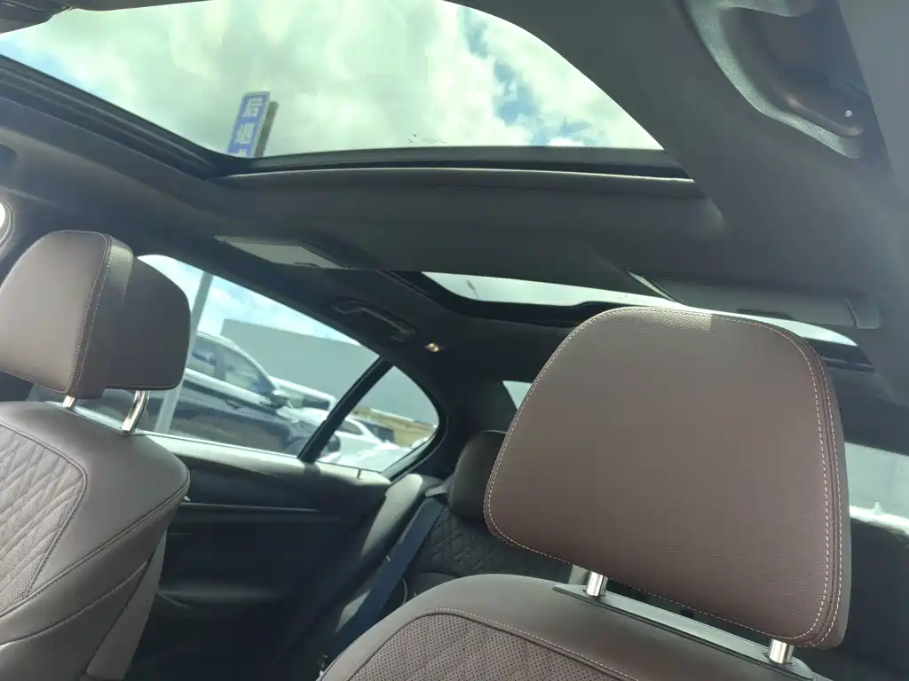 BMW 5 Series — миниатюра 15