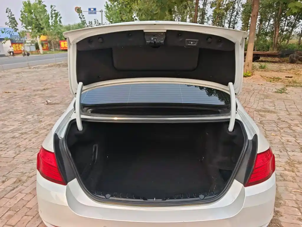 BMW 5 Series — миниатюра 19