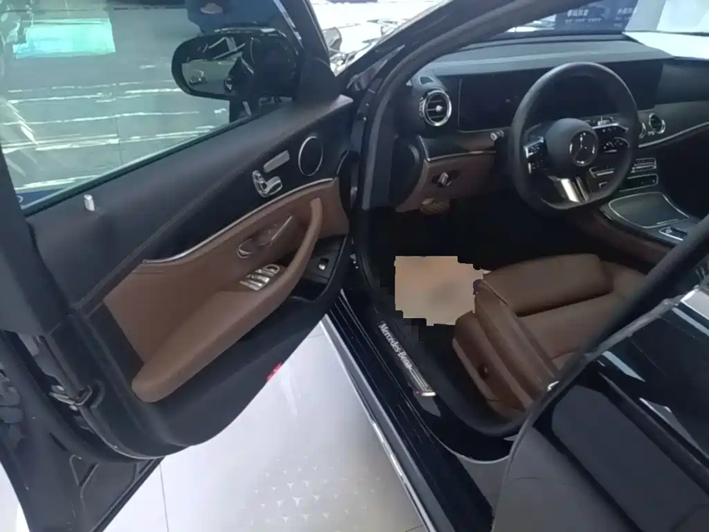 Mercedes-Benz E-Class — миниатюра 16