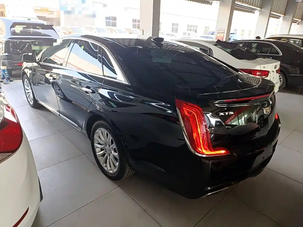Cadillac XTS — миниатюра 5