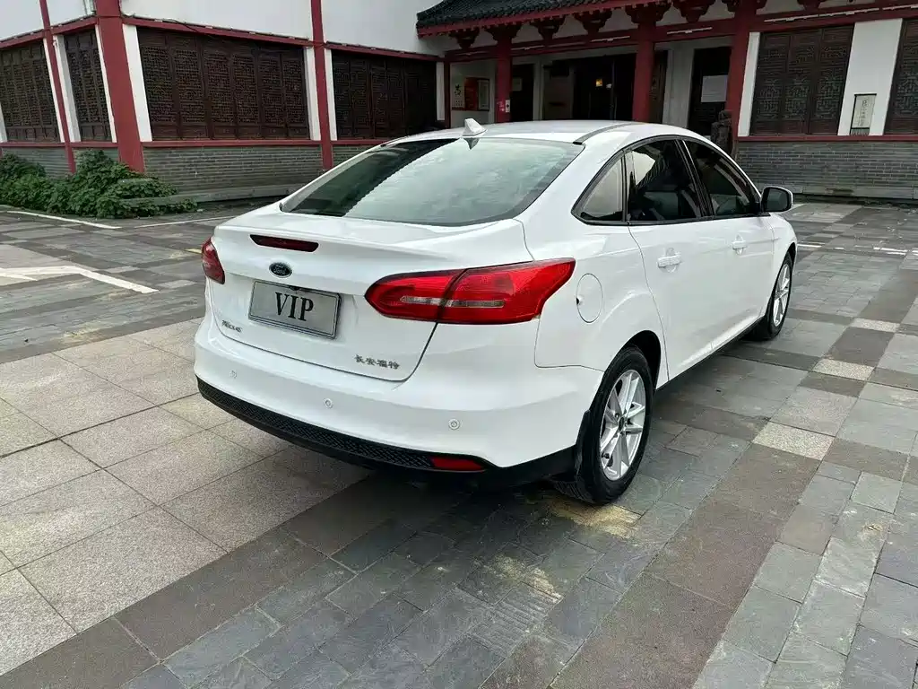 Ford Focus — миниатюра 9
